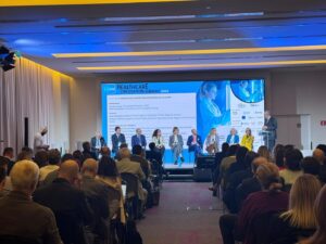 Riallineare le competenze digitali in ambito sanitario: Sinapsys all’Healthcare Innovation Summit di Milano